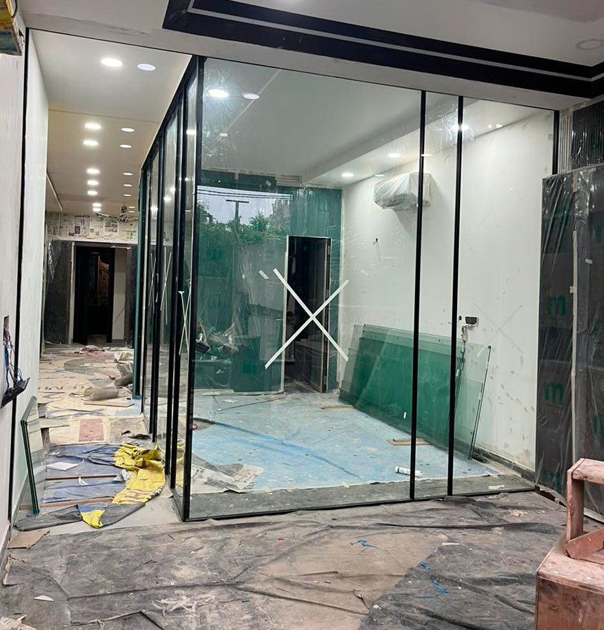 12 MM Glass Partition Fitting Services in Gurugram